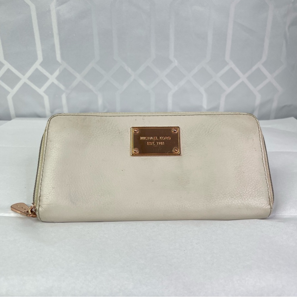 Michael Kors Jet Set Travel Continental Cream Saffiano Leather Zip Around Wallet
